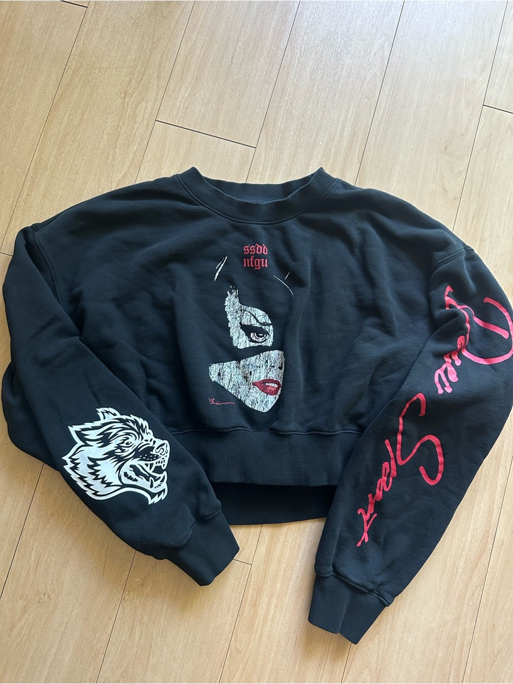 Darc Sport Batman x Catwoman Rare 719/1000 Cropped Crewneck Size M